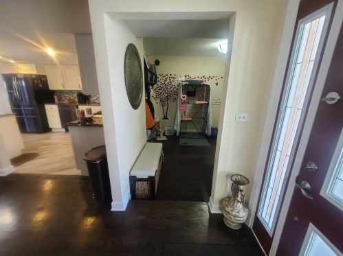 210 Monroe Rd, Lemont IL  60440-2023 exterior