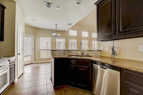 4272 Comanche Dr, Carrollton TX 75010-3300 exterior