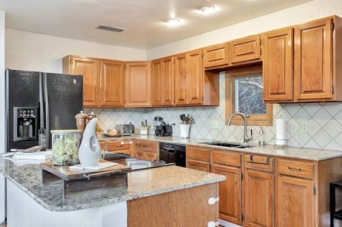 7037 Comanche Trl, Austin TX  78732-1006 exterior