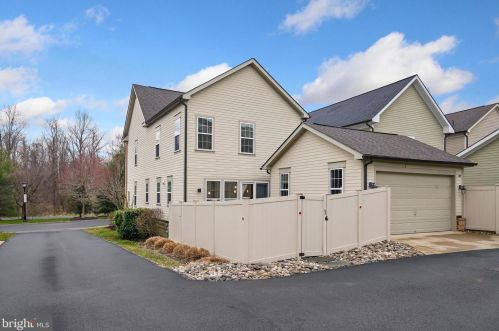 8810 Gunston St, Fulton MD  20759-2308 exterior