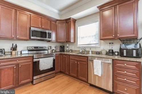 6318 Linden St, Shady Side MD  20764-2910 exterior