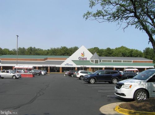 5817 Cove Landing Rd, Springfield VA  22015-2640 exterior