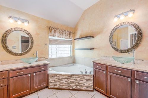 4760 Ocean Dr, Fort Worth TX  76123-1815 exterior