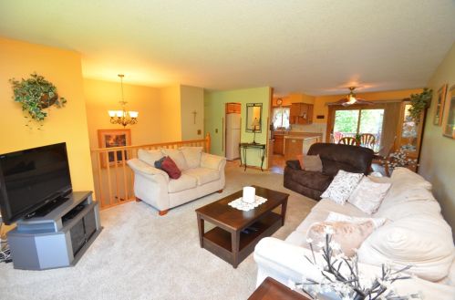 1663 Helena Rd, Saint Paul MN  55128-5524 exterior