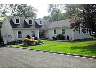 22 Hallandale Dr, Matawan, NJ 07747-3509