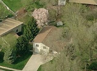 704 Sherman Dr, Bellevue, NE 68005-2627