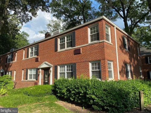 4324 2nd Rd, Arlington, VA 43241-2915