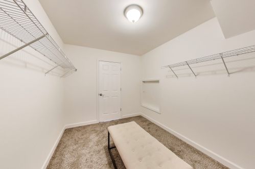 138 Hillside Ln, Willowbrook IL  exterior