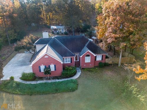 2381 Stedman Ln, Conyers GA  30094-4762 exterior