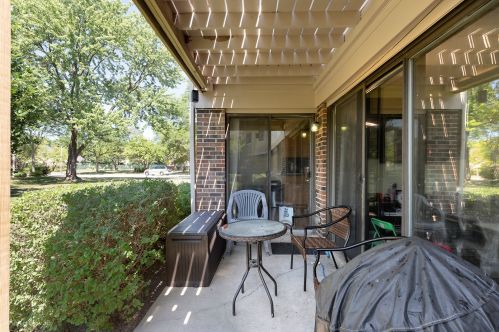 1152 Buckingham Ct, Wheeling, IL 60090-2439
