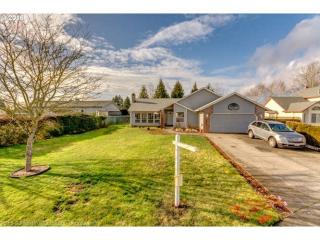 1061 Deer Run Ln, Woodburn OR  97071-5874 exterior
