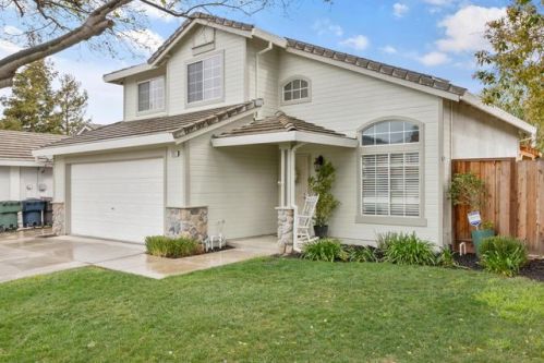 2062 Dorothy Ln, Tracy, CA 95376-2251