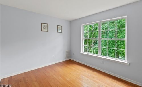 5 Garfield Way, Princeton NJ  08540-1669 exterior