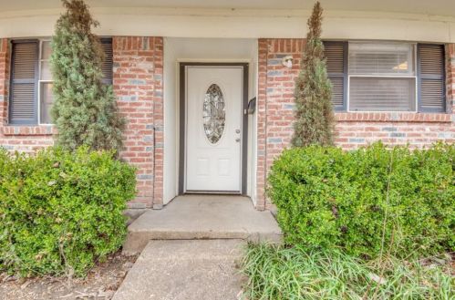 2130 Crosby Rd, Carrollton TX  75006-7601 exterior