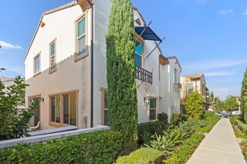 38 Latitude, Irvine CA  92618-8821 exterior