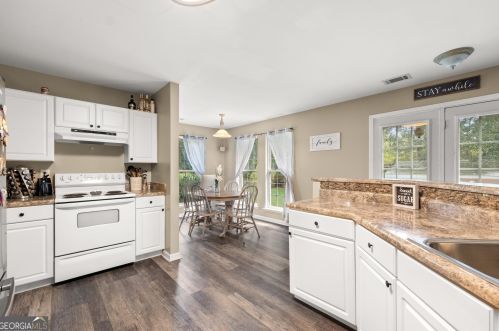 159 Summit Ln, Carnesville, GA 30521-3972