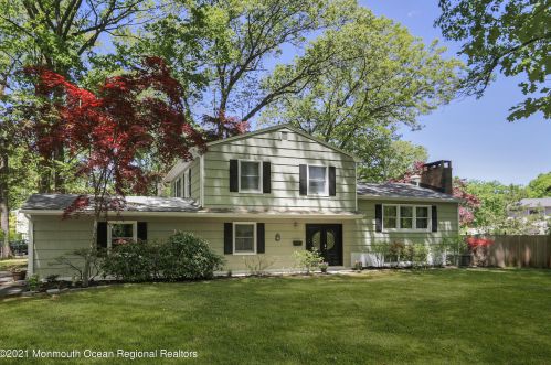 9 High Point Rd, Lincroft, NJ 07738-1707