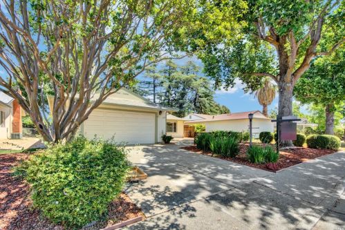 129 Rainier Cir, Vacaville, CA 95687-3309