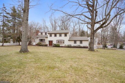 73 Whitney Dr, Berkeley Heights, NJ 07922-2541