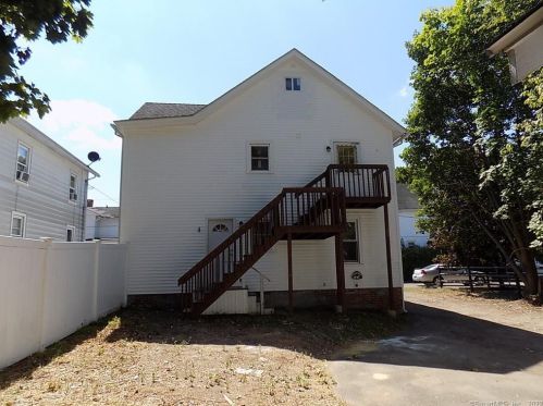 28 Lake St, Torrington, CT 06790-4810