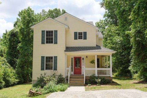 11063 Piankatank Dr, Zanoni, VA 23061-2538