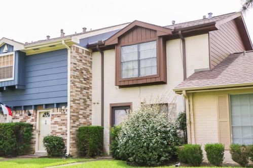1512 Cedar Cove St, Morgans Point TX  77571-6213 exterior