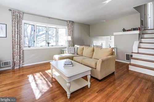 12 Hopatcong Dr, Trenton NJ  08648-4111 exterior