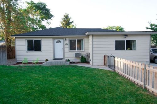 906 Entiat Ave, Kennewick WA  99336-3481 exterior