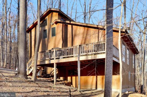 500 Salmon Ln, Berkeley Springs, WV 25411-3682