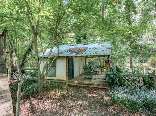 3890 Sundowner Ct, Conyers GA  30094-3870 exterior