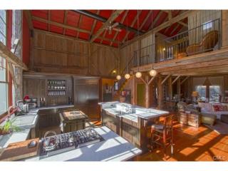 316 Hattertown Rd, Upper Stepney, CT 06468-4219