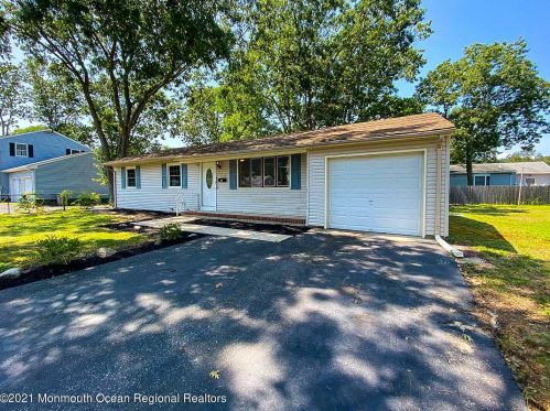 236 Spruce Ln, Lacey, NJ 08731-2735