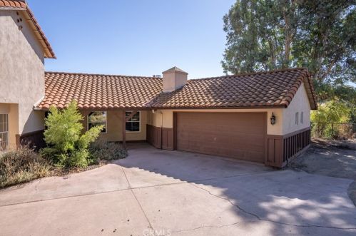 1675 Lyle Ln, Lake Nacimiento, CA 93446-9334