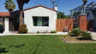 1147 Scofield Dr, Glendale CA  91205-3632 exterior