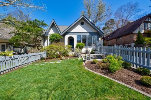 796 Amsterdam Ave, Atlanta, GA 30306-3402