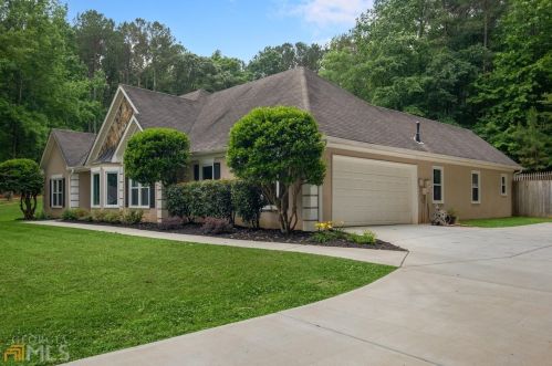 17 Alexandria Cir, Newnan, GA 30265-2237