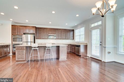 7892 Carbondale Way, Springfield VA  22153 exterior