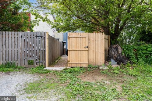 425 Cherry St, Lancaster PA  17602-4913 exterior