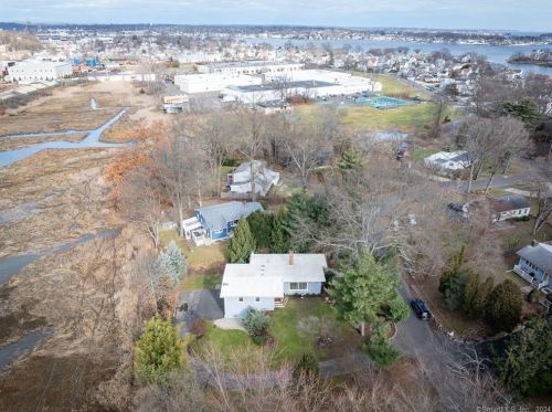 12 Splitrock Rd, Norwalk CT  06854-4713 exterior