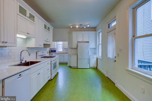 827 Walnut St, Lancaster PA  17602-2436 exterior