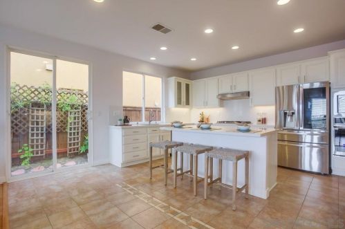 3817 Shale Ct, Carlsbad, CA 92010-5501