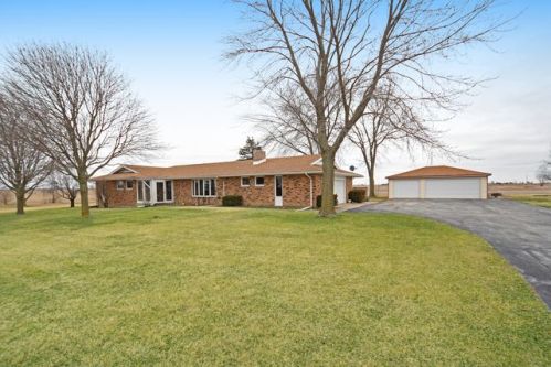 25919 Scheer Rd, Wilton Center, IL 60442-9578