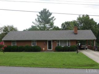 1540 Oakwood St, Bedford, VA 24523-1618