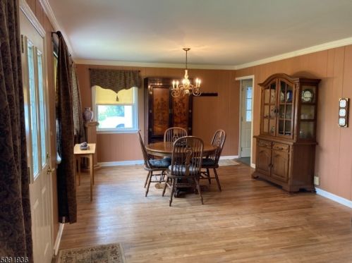 27 Underrock Rd, Sparta, NJ 07871-3149