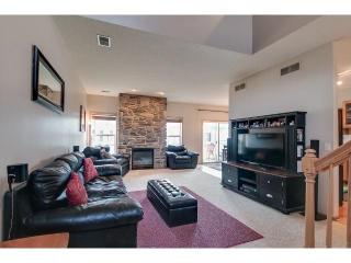 1379 Yorkshire Ln, Prior Lake, MN 55379-7060