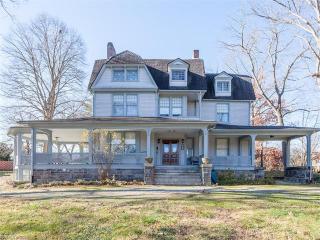 230 Cumberland Ave, Asheville, NC 28801-1714