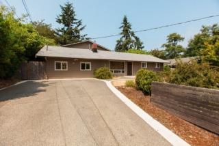 111 Viewcrest Rd, Bellingham, WA 98229-8967
