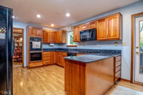 3890 Sundowner Ct, Conyers GA  30094-3870 exterior