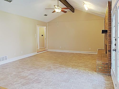 6529 Ridglea Dr, Fort Worth, TX 76148-1753