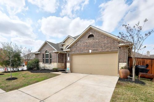 11700 Sun Glass Dr, Webberville, TX 78653-3957